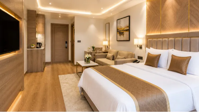 DELUXE ROOM